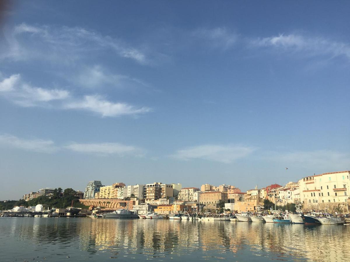 La Gemma Nel Borgo B&B Termoli Bagian luar foto